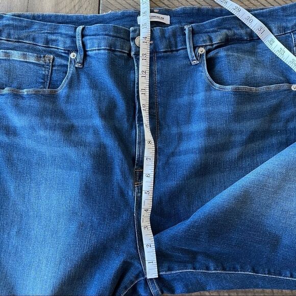 Good American Good Waist Crop Jeans in Medium/Dark Wash with Raw Edge Hem - 24W - Picture 11 of 13